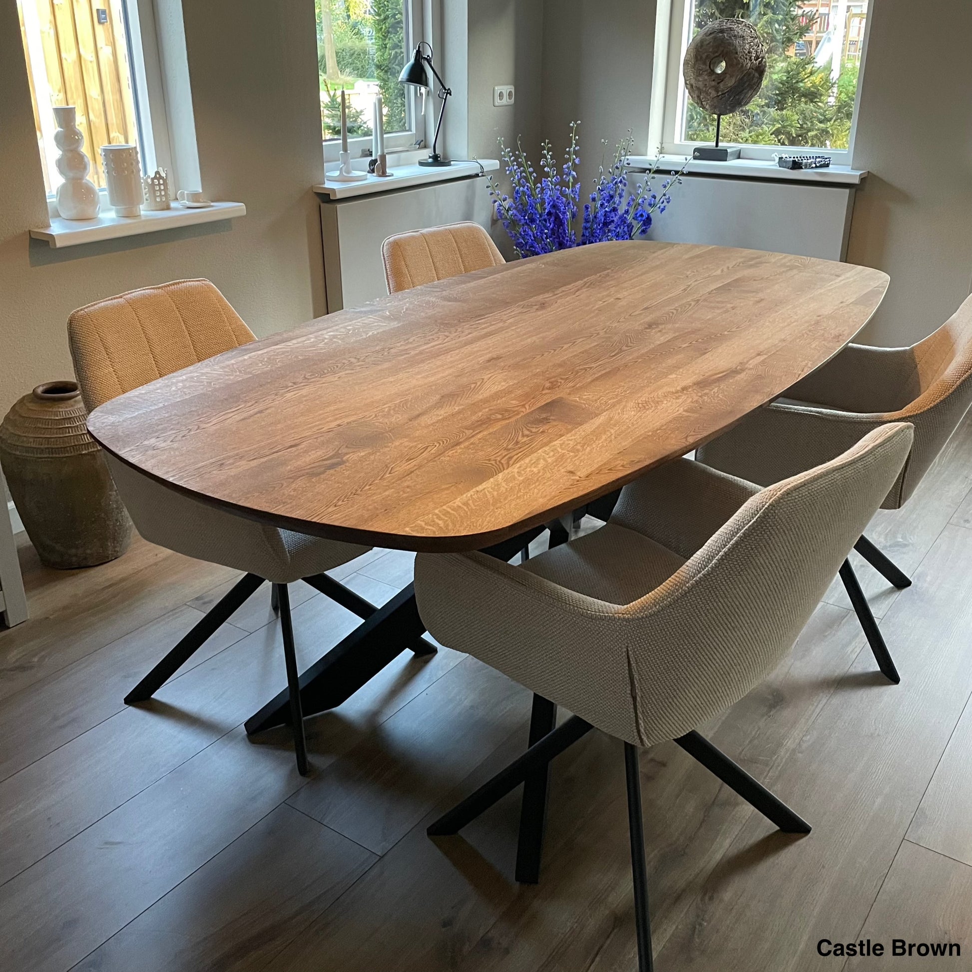 Deens Ovale Eettafel Marshall | Deens Ovaal Eiken Blad | Stalen Zwart Gepoedercoate Spider Poot | Castle Brown